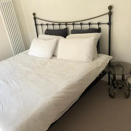 Rose Cottage. Family On The River 펜션