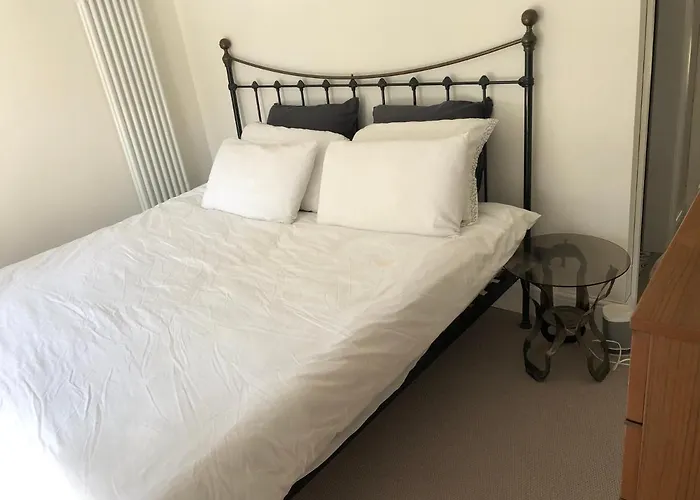 Rose Cottage. Family On The River