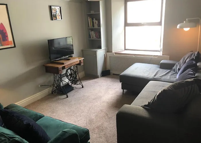 Rose Cottage. Family On The River Holiday home *