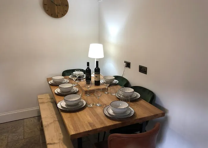 Rose Cottage. Family On The River