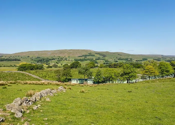 Rose Cottage. Family On The River *