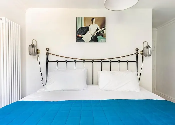 Rose Cottage. Family On The River 펜션