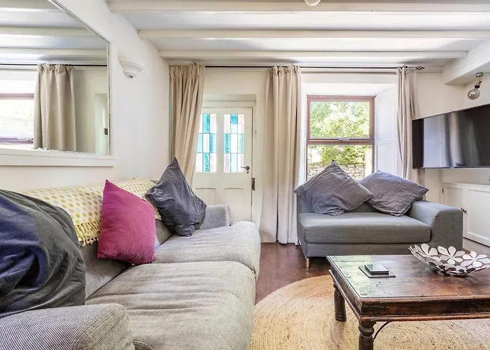 Rose Cottage. Family On The River 호스