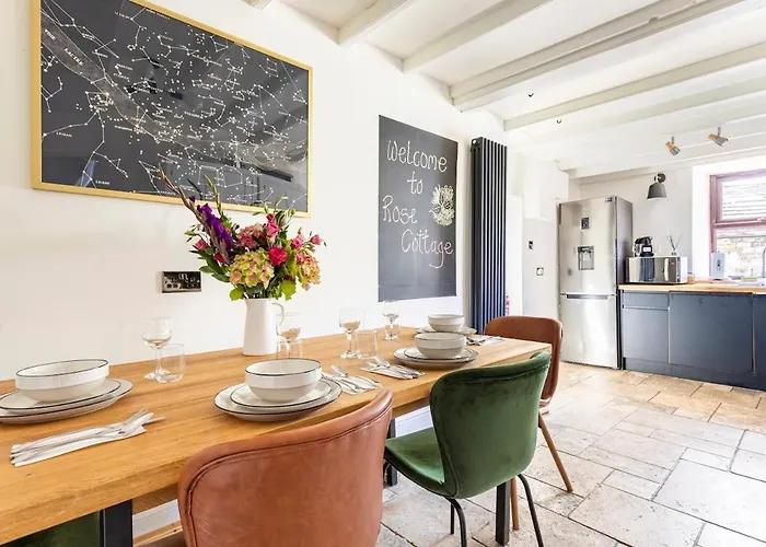 Rose Cottage. Family On The River 펜션