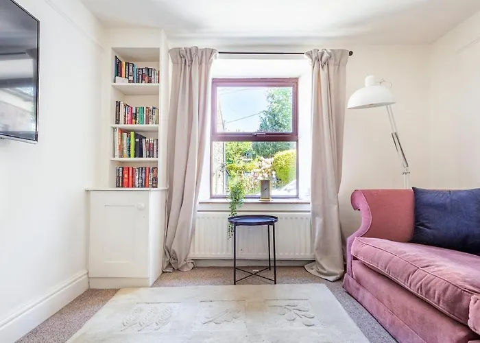 Rose Cottage. Family On The River 펜션