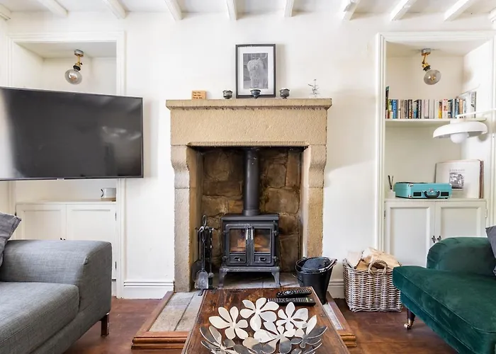 Rose Cottage. Family On The River