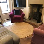 Feriehus Rose Cottage. Family On The River Hawes