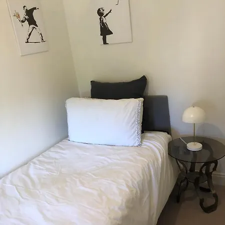 Rose Cottage. Family On The River Hawes